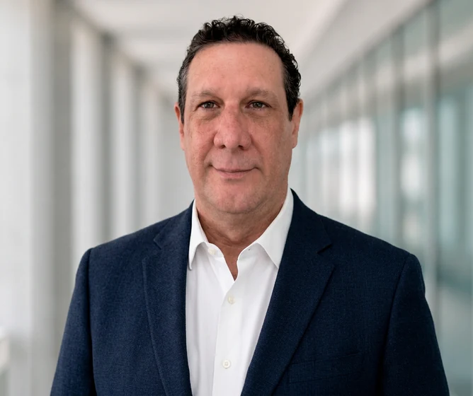 Marcelo Flores